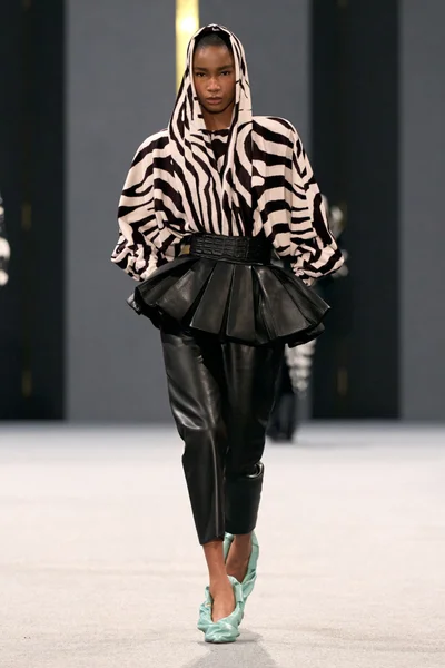 Look 40